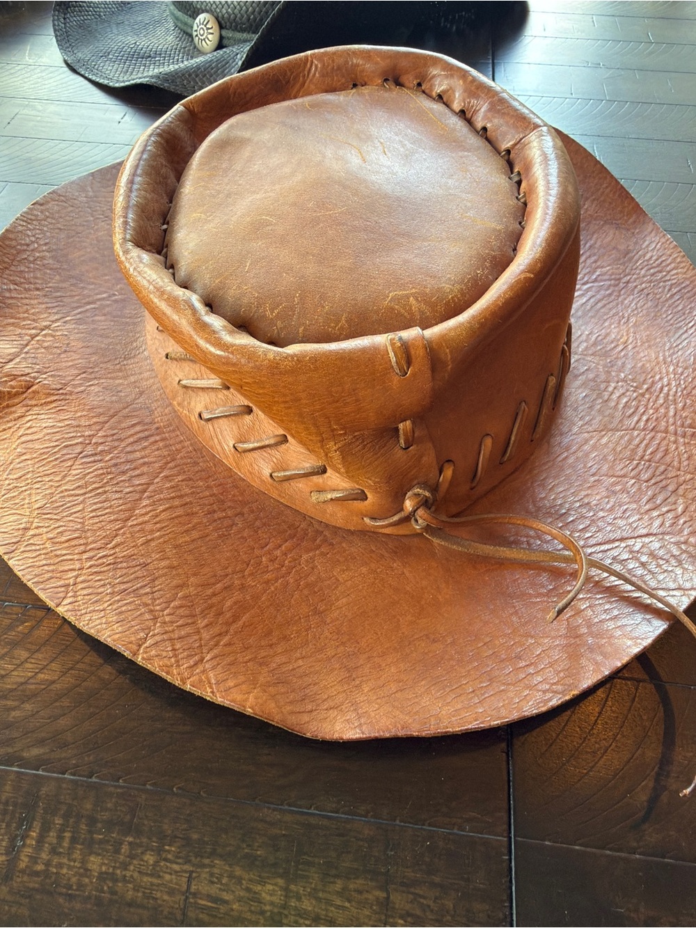 Rugged Full Grain Outback Hat - Picture 2 of 3